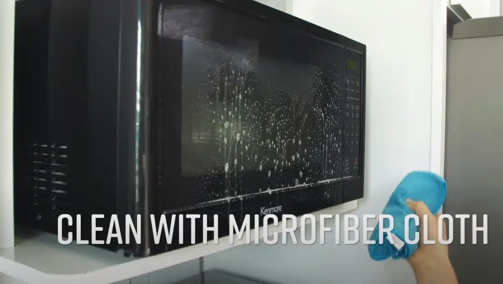 How to clean a microwave illustrative graphic 7